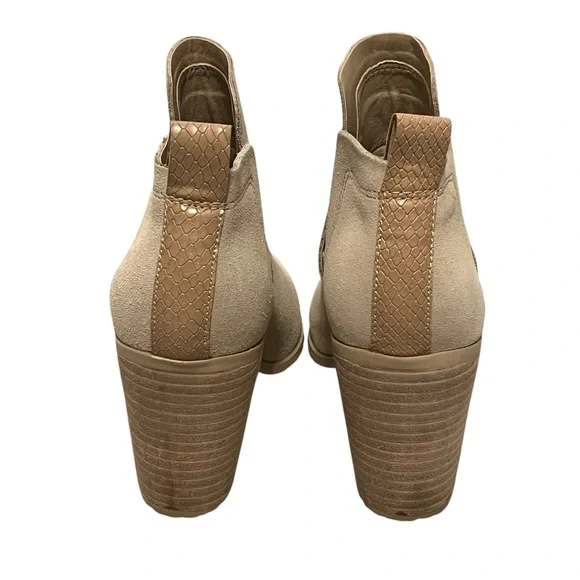 Dolce Vita Cream Ankle Booties - Picture 2 of 9